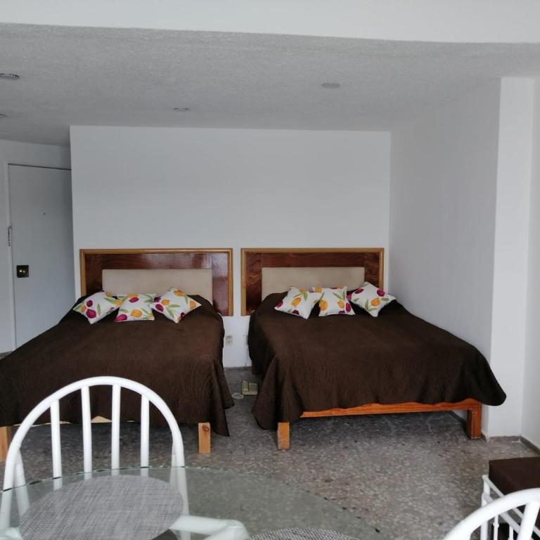 Suite Espectacular Torres Gemelas - Estudio con balcón - 10