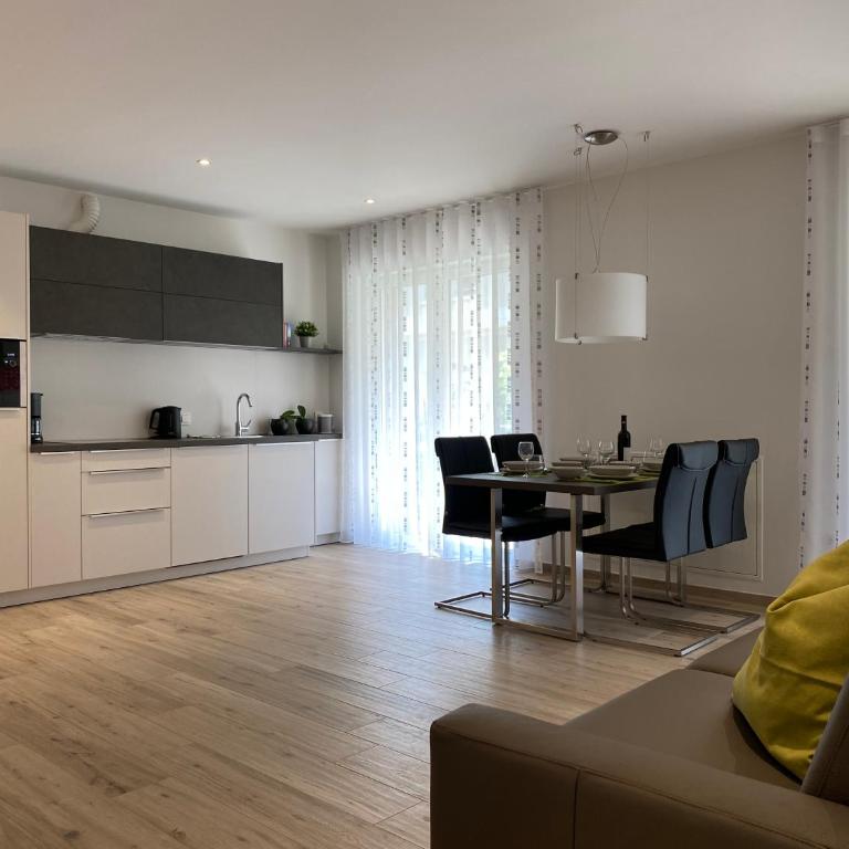 Neu, zentral, sonnig, Garage inklusive - One-Bedroom Apartment - 3