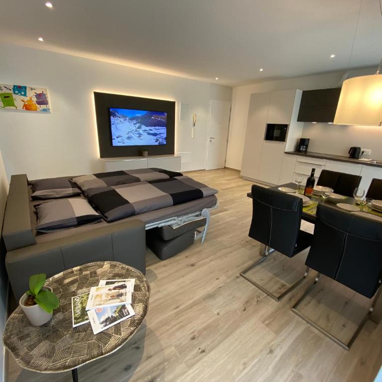 Neu, zentral, sonnig, Garage inklusive - One-Bedroom Apartment - 14