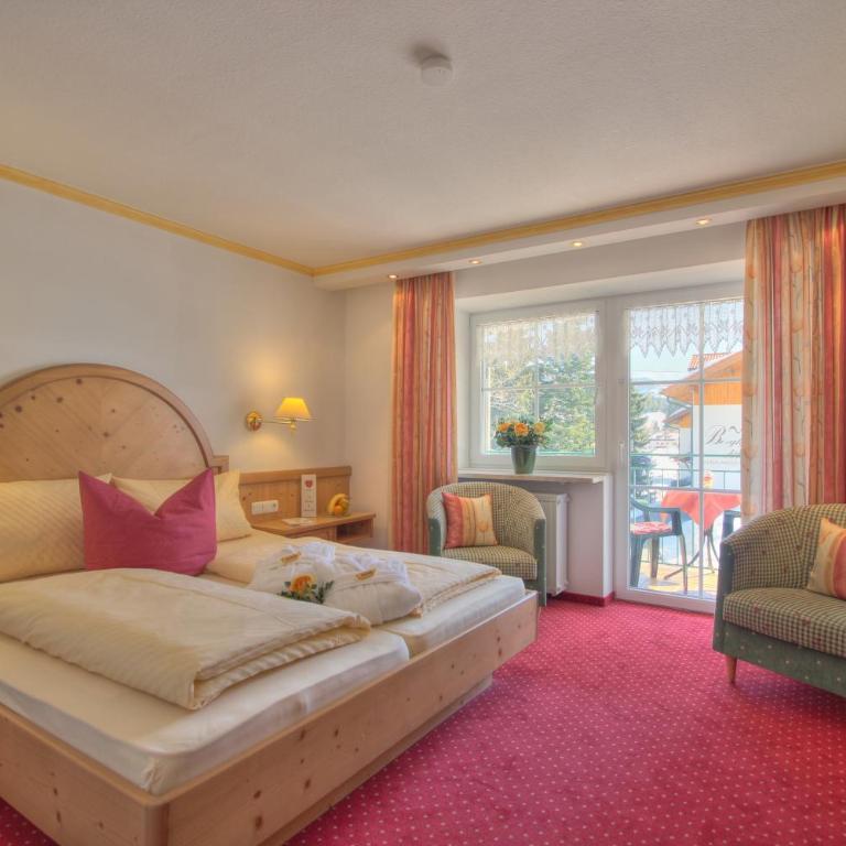 Landhotel Berghof - Doppelzimmer mit Balkon - 2