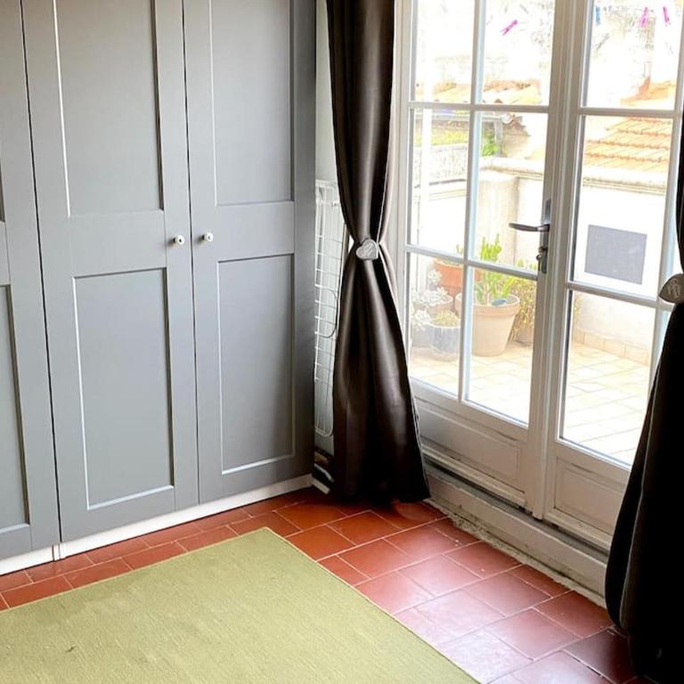 "Chez Simon" Terrasse Arles Roquette - Three-Bedroom House - 17