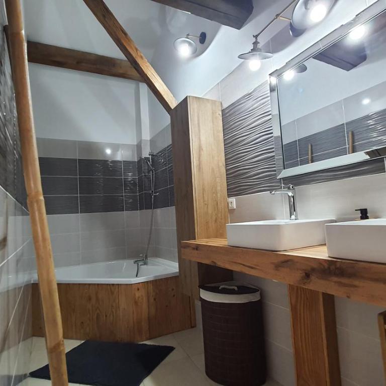 Beau T4 au cœur du centre ville - Three-Bedroom Apartment - 17