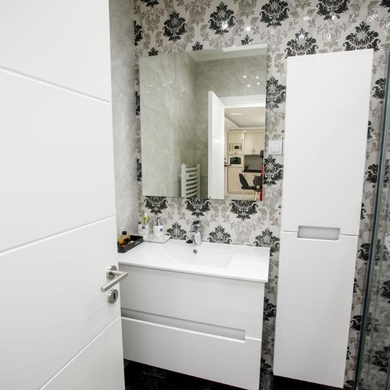 Apartman MDB RETRO - Two-Bedroom Apartment - 38