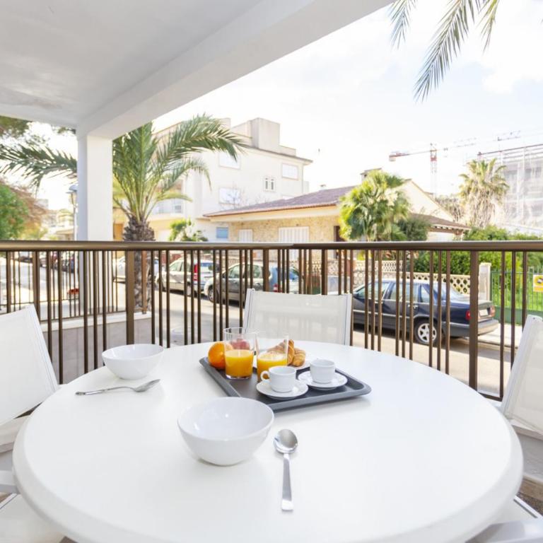 YourHouse Casa Suiza - Three-Bedroom Apartment - 2