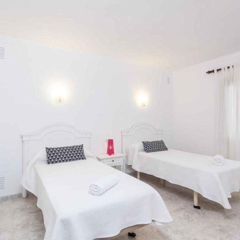 YourHouse Casa Suiza - Three-Bedroom Apartment - 12