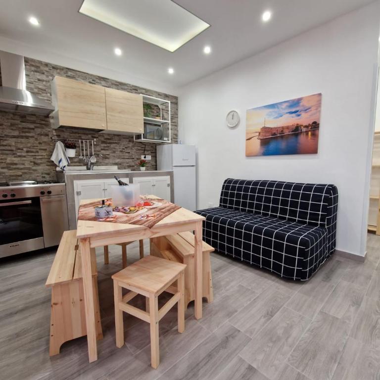 La casa di Teresa - Family Room with Private Bathroom - 1