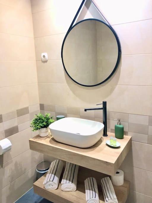 Nuevo Apartamento Airport Madrid - One-Bedroom Apartment - 12