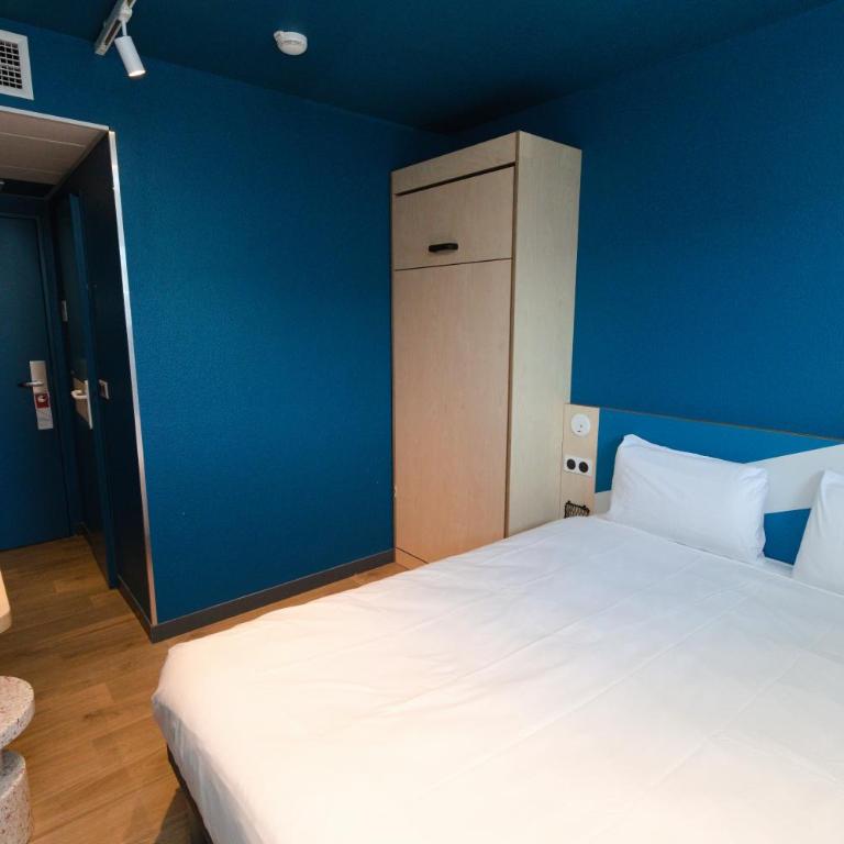 ibis Budget La Teste Bassin d'Arcachon - Chambre Familiale avec 1 Lit Double et 1 Lit Simple - 5