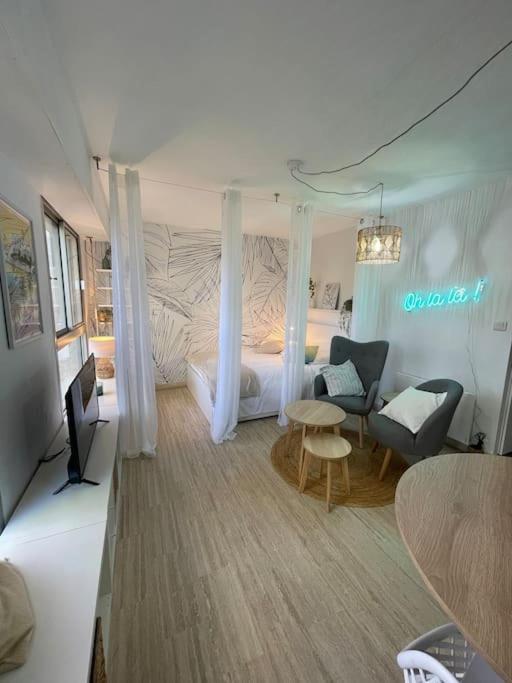 Charmant studio face au port Santa Lucia avec piscine et parking privé - Apartment mit 1 Schlafzimmer - 56