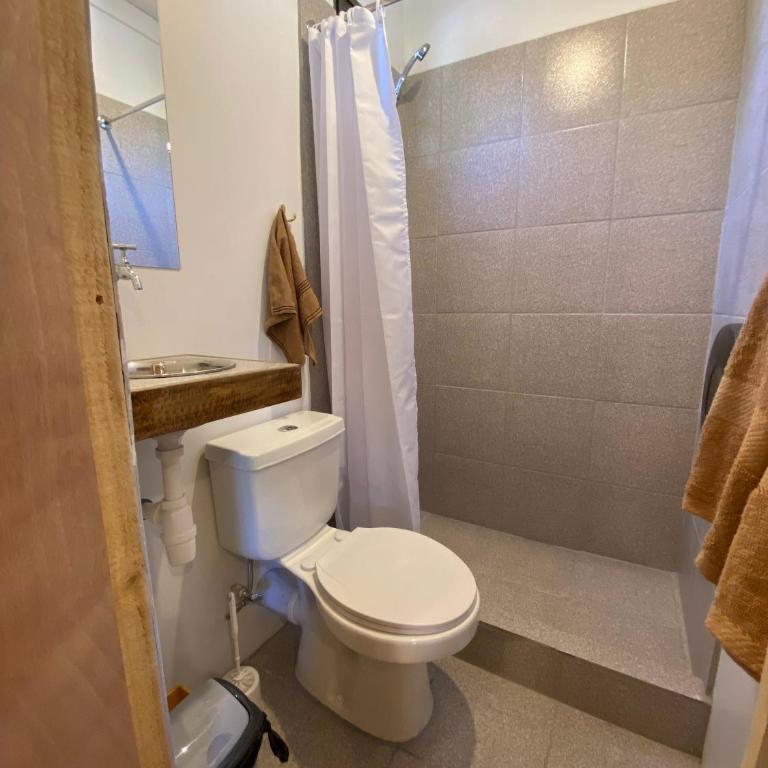 Willhouse Hostel - Double Room with Private Bathroom - 1