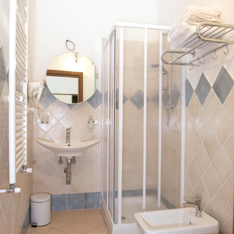 Domo - Guest-House Il Nespolo Fiorito - Double Room with Private External Bathroom - 2