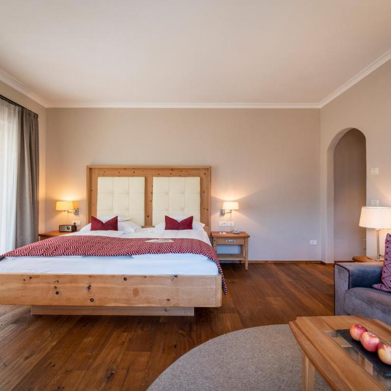 Romantik Hotel Oberwirt - Superior Double Room - 4