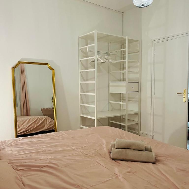 Glamour Chic en hyper centre - Wifi - Sauna pour 2 - MyLittleStay - Appartement avec Terrasse - 13