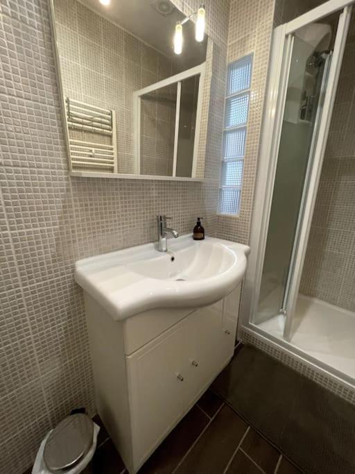 Agréable maison de ville dans la plus belle Avenue - Maison 3 Chambres - 28