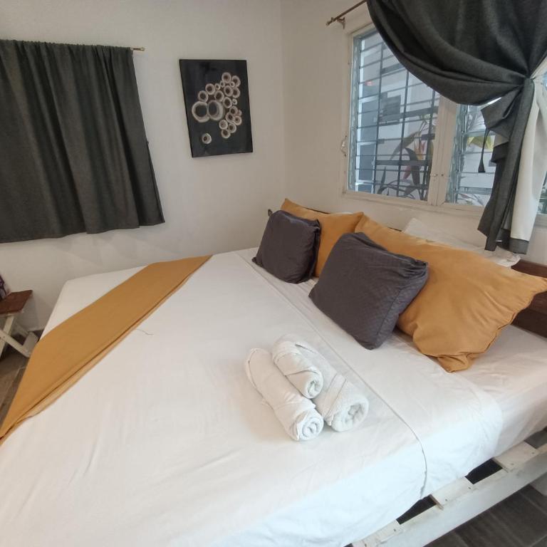 Kika Studios - Comfort Triple Room with Shower - 17