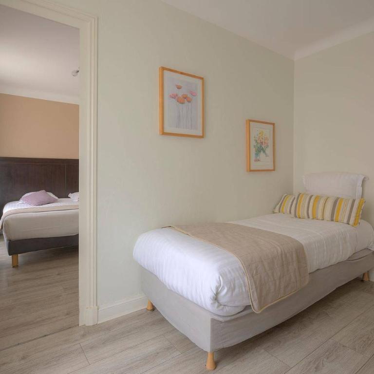 Hôtel La Hoirie - Chambre Triple Premium Tradition - 2