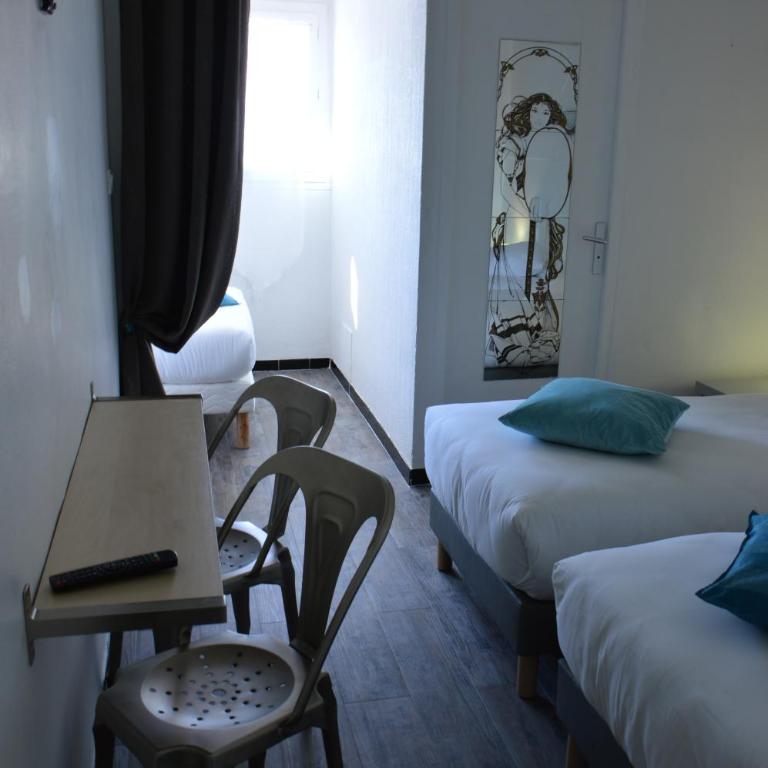 Le Castelet - Chambre Quadruple Standard - 8