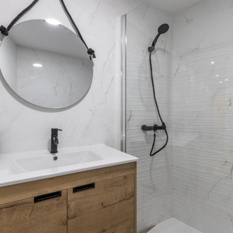 Capricho en el centro de Granada. - Two-Bedroom Apartment - 26