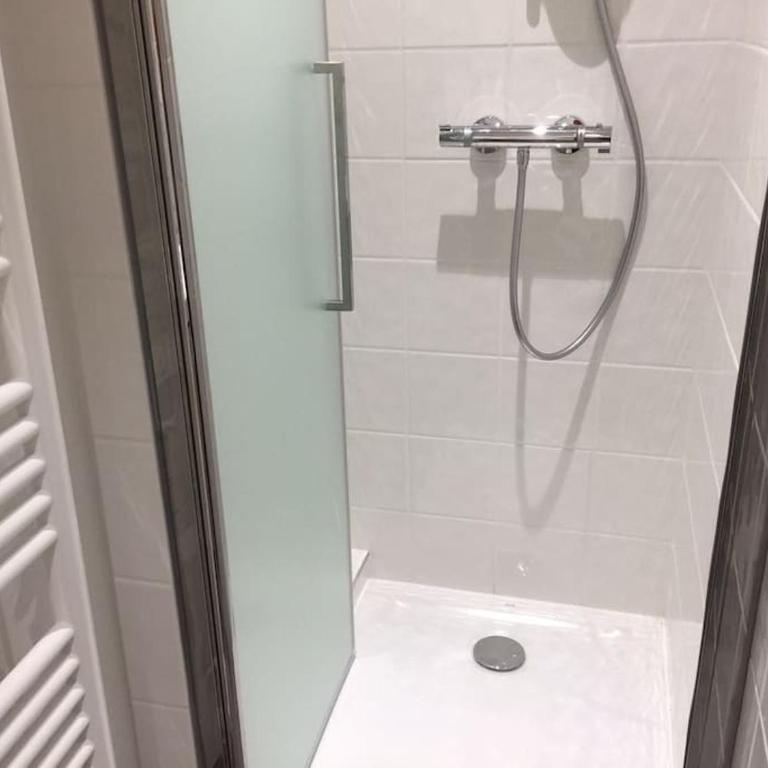 Méribel 2 pièces avec cabine, centre, proche commerce et pistes avec parking et wifi état neuf - Two-Bedroom Apartment - 27