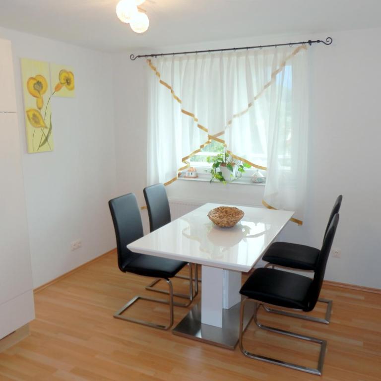 Ferienwohnung Haus Maier - Apartment mit 1 Schlafzimmer und Balkon - 10