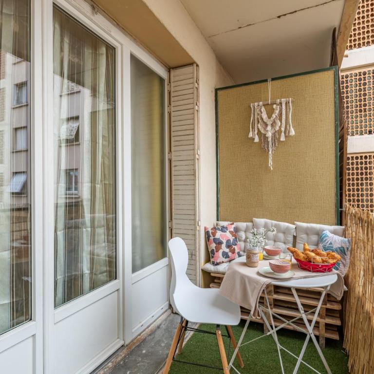 AMJA Proche clinique Saint-Roch apt 3 chambres 3 salles de bain parking gratuit idéal famille groupe coworking 10 min centre ville 10 min plage 5 min sortie autoroute - Three-Bedroom Apartment - 15