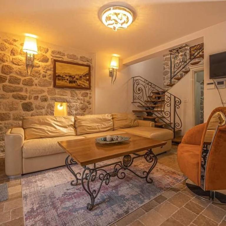 Waterfront Villa in Muo - Three-Bedroom Villa - 6