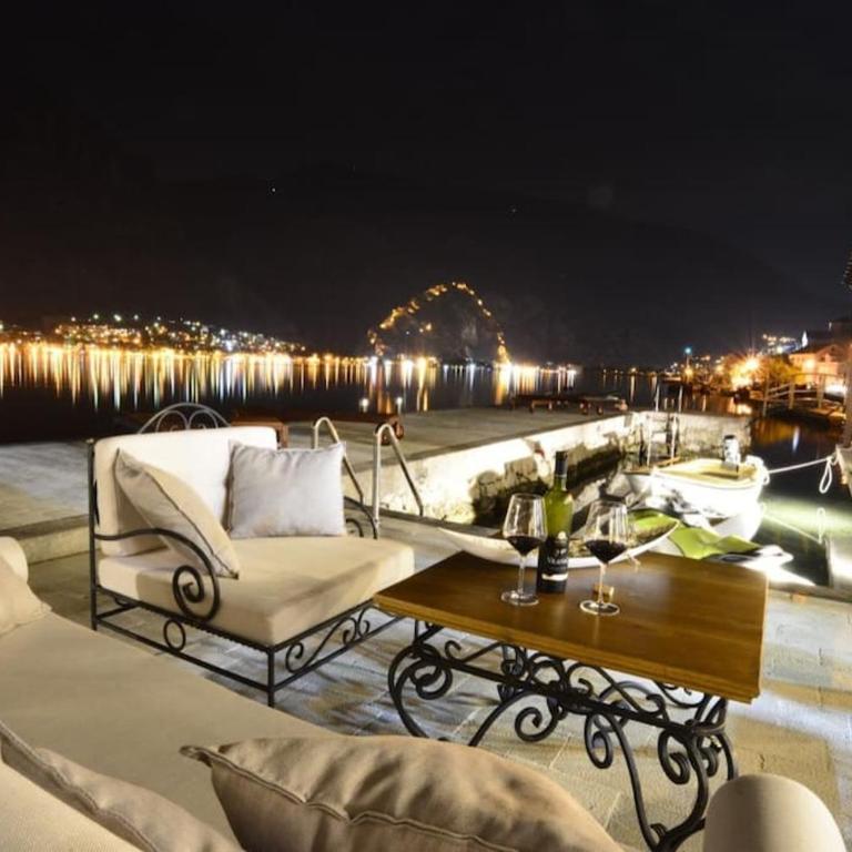 Waterfront Villa in Muo - Three-Bedroom Villa - 2