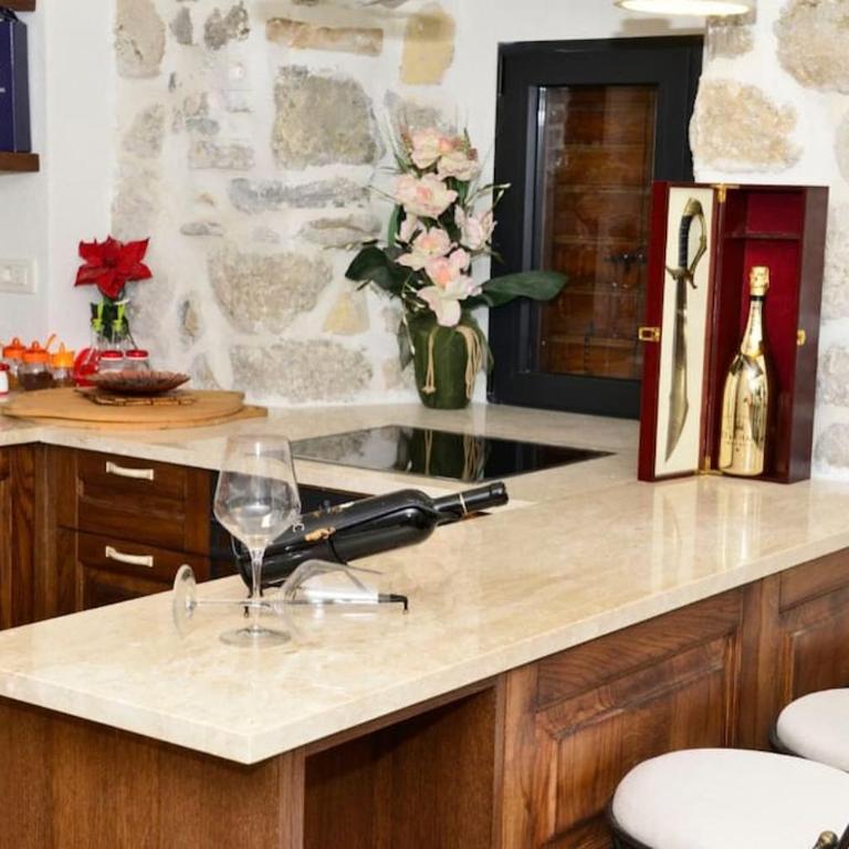 Waterfront Villa in Muo - Three-Bedroom Villa - 11