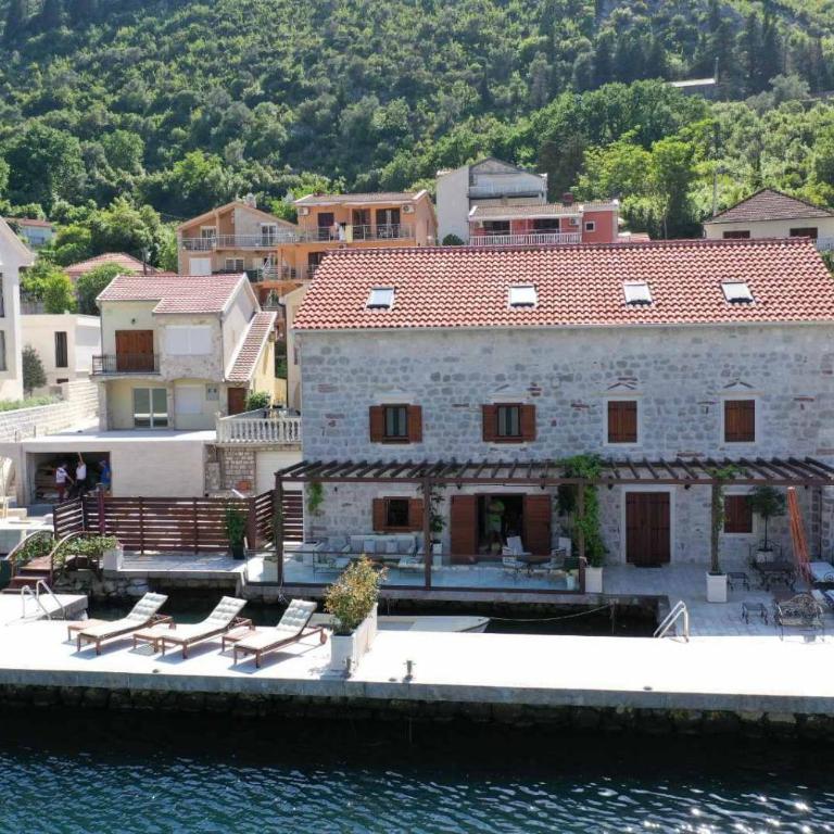 Waterfront Villa in Muo - Three-Bedroom Villa - 29