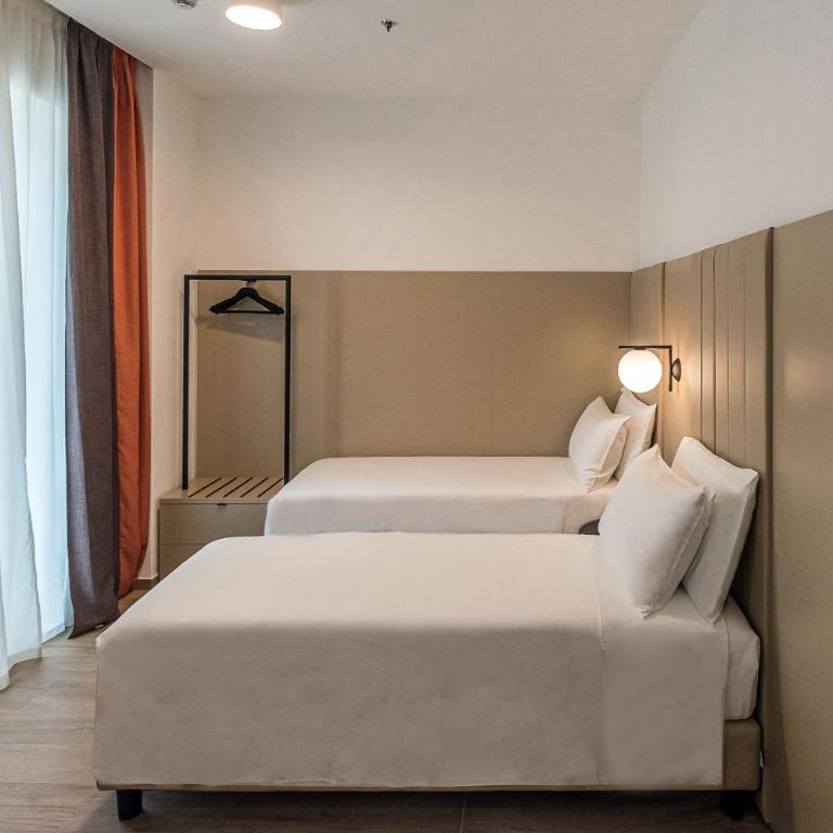 BB Hotels Smarthotel Duomo - Camera Quadrupla Superior - 23