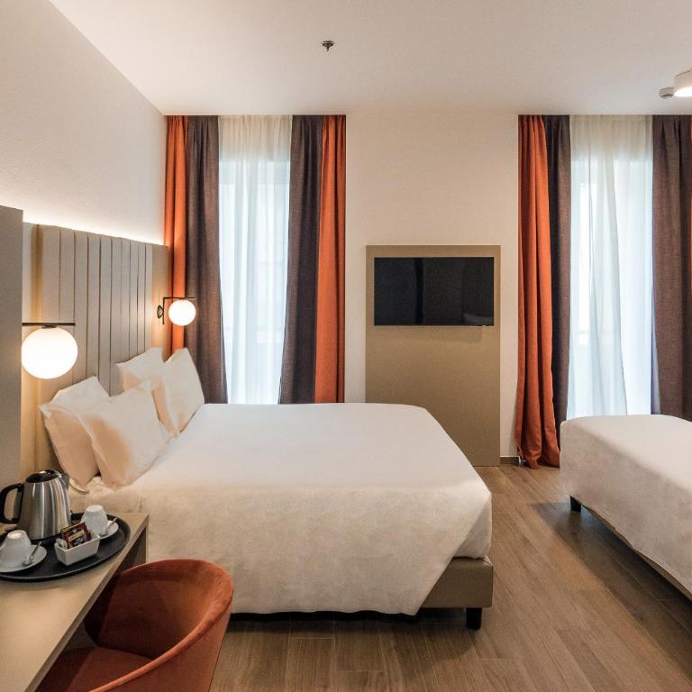 BB Hotels Smarthotel Duomo - Camera Quadrupla Superior - 25