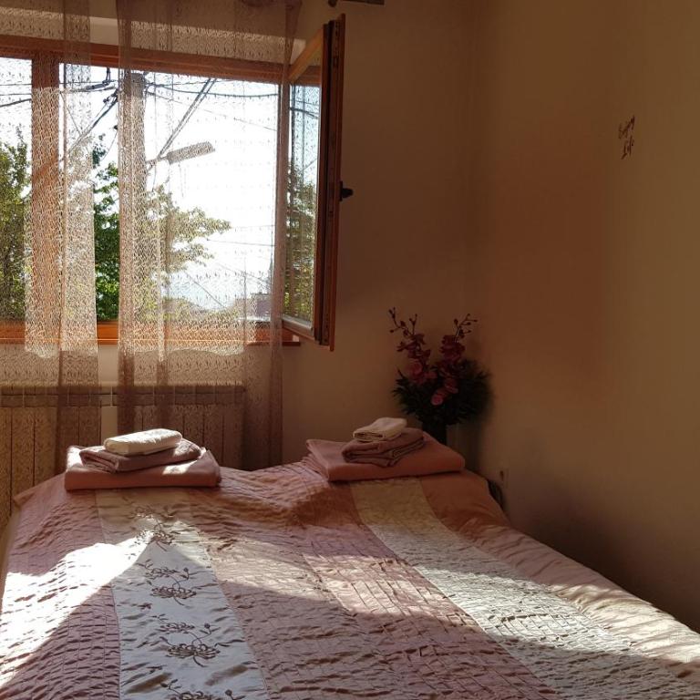 Apartman sa garažom i internetom - One-Bedroom Apartment - 1