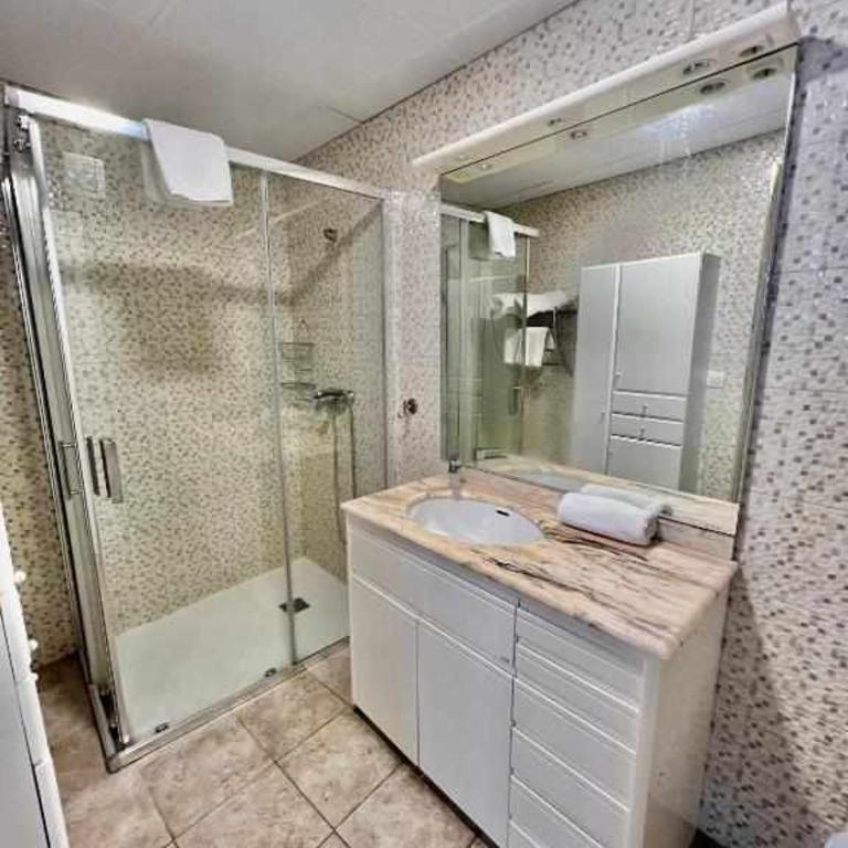 Hostal Viena Plaza Nueva - Double Room - 9