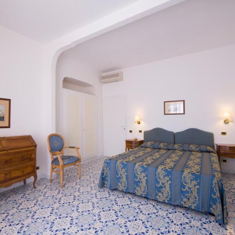 Grand Hotel Excelsior - Camera Matrimoniale con Balcone e Vista Mare - 2