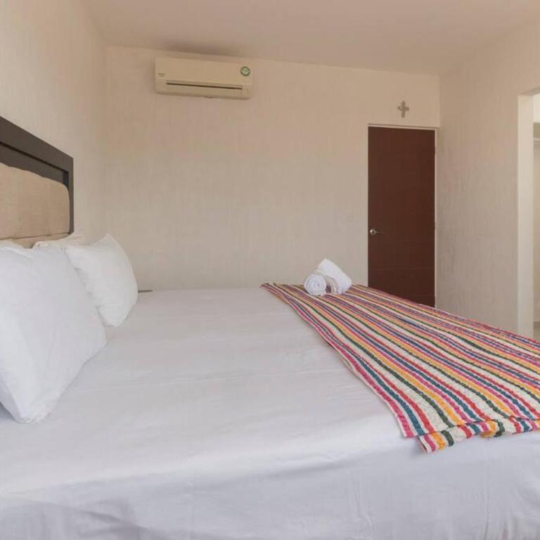 Casa Bella - Three-Bedroom House - 11