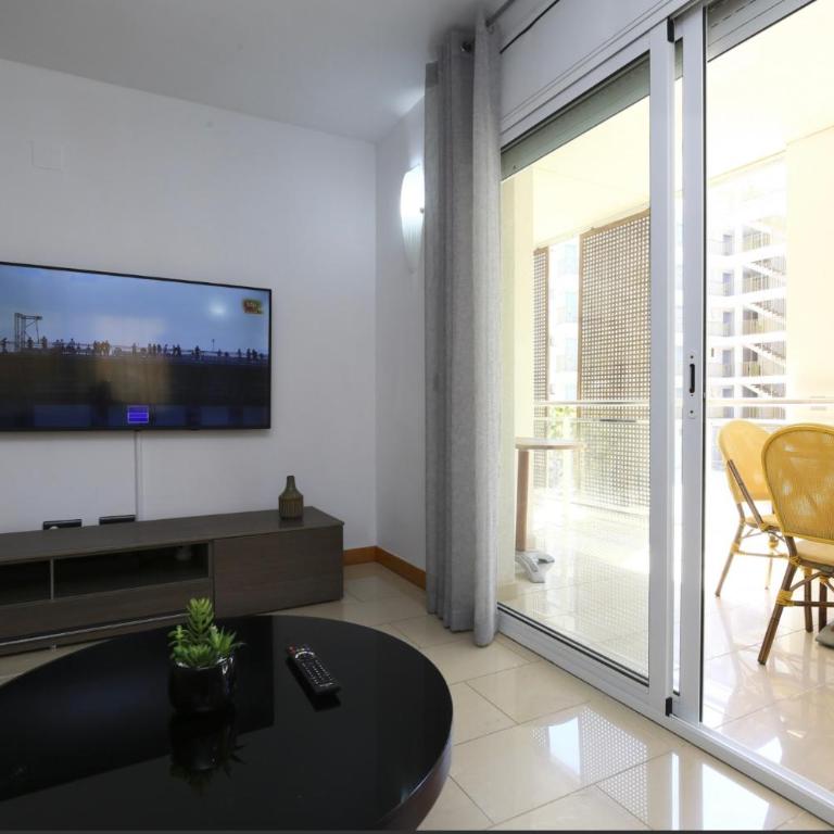 SOLIMAR 10 SALOU Solo FAMILIAS con Parking y piscina - Two-Bedroom Apartment - 70