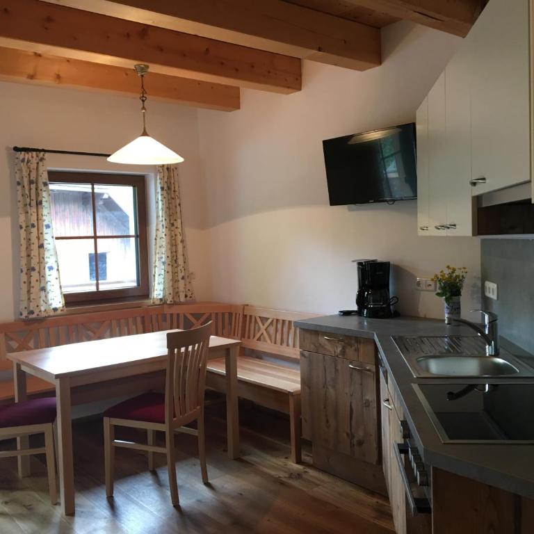 Ferienwohnung Dichtlbauer - Apartment with Balcony - 12