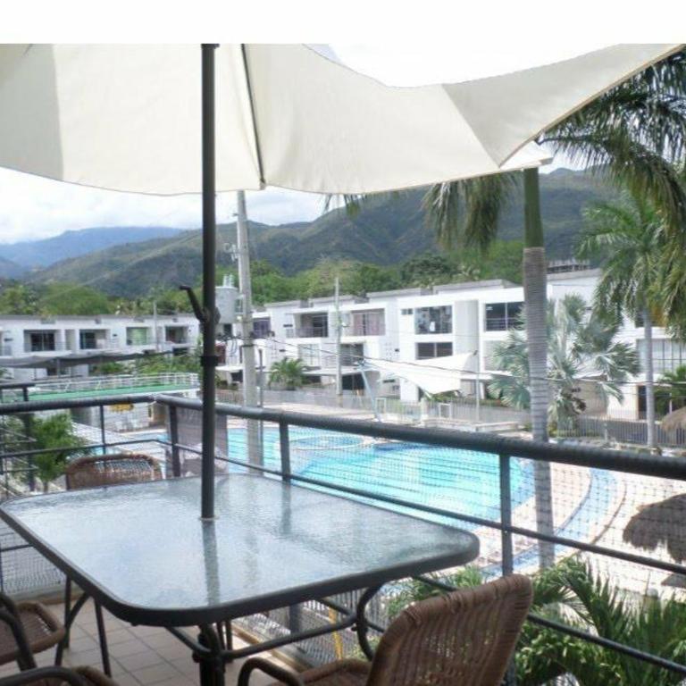 Apartamento vista piscina principal - One-Bedroom Apartment - 7