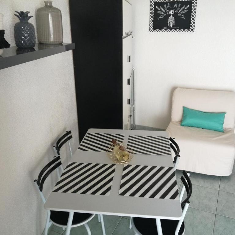 Joli studio bord de mer, clim, balcon, parking privé - Studio - 6