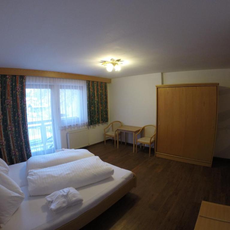 Hotel ALPINA - Standard Family Room - 2