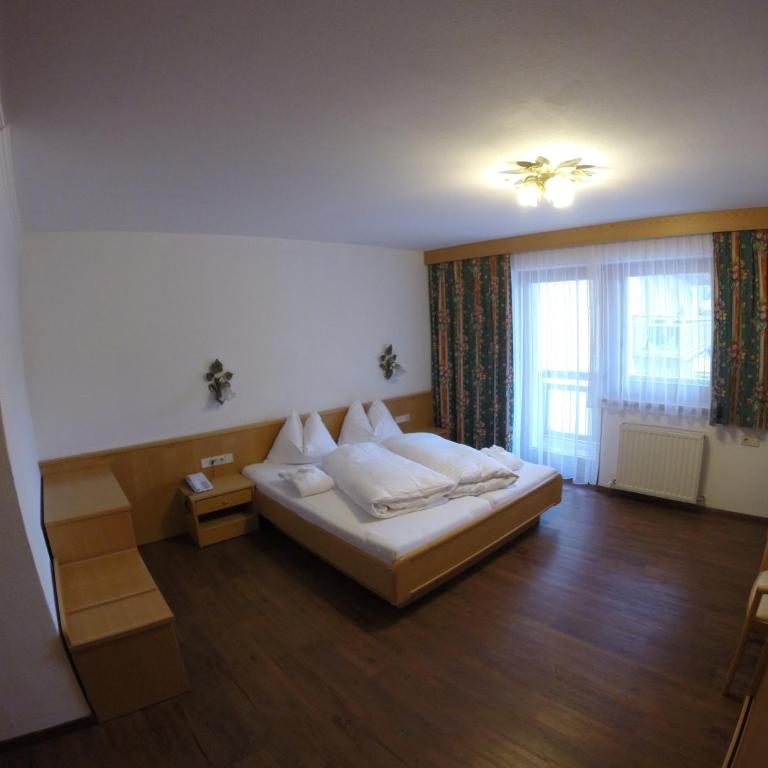 Hotel ALPINA - Standard Family Room - 3
