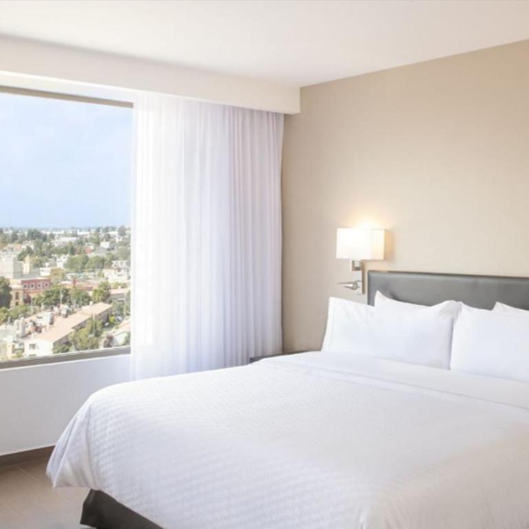 Fiesta Inn Parque Puebla - Habitación Superior con cama extragrande - 2