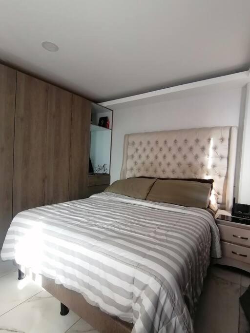 Apartamento cerca de Centro CitiBanamex - Two-Bedroom Apartment - 8