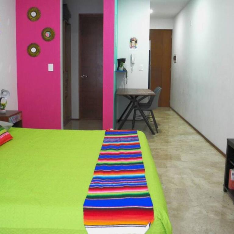 Playa del Carmen Downtown Studio with Rooftop Pool - Walk to 5th Ave & the Beach - Estudio con cama extragrande y sofá cama - 9