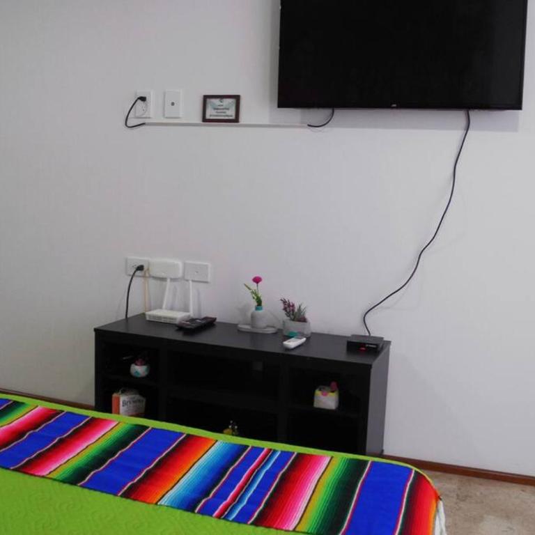 Playa del Carmen Downtown Studio with Rooftop Pool - Walk to 5th Ave & the Beach - Estudio con cama extragrande y sofá cama - 10