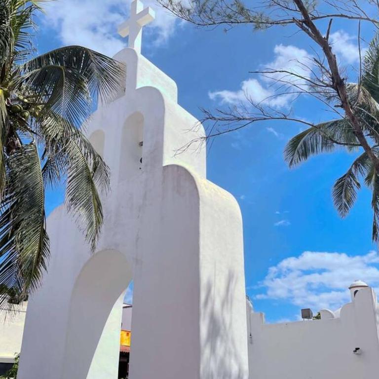 Playa del Carmen Downtown Studio with Rooftop Pool - Walk to 5th Ave & the Beach - Estudio con cama extragrande y sofá cama - 75