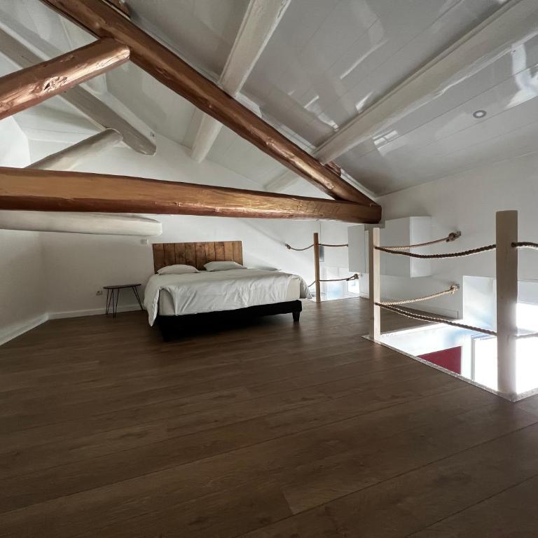 NIMES Superbe appartement duplex climatisée - One-Bedroom Apartment - 6