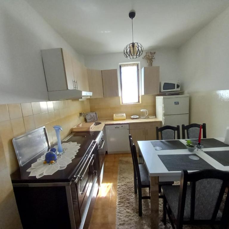 Apartmani Trebinje B&I - Apartman sa 3 Spavaće Sobe - 14
