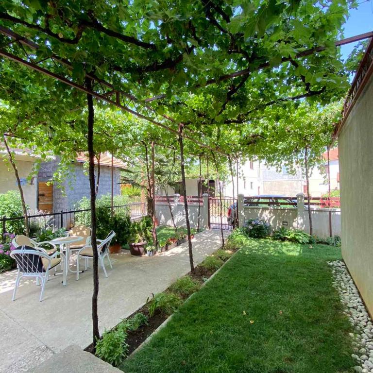 Apartmani Trebinje B&I - Apartman sa 3 Spavaće Sobe - 22