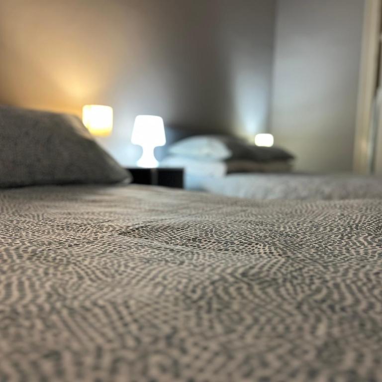 38,VELASQUEZ - Appartamento con 2 Camere da Letto - 55